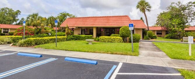 Brookdale Bradenton Gardens Large Entrance