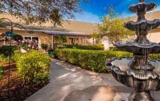 The Windsor of Bradenton Courtyard.