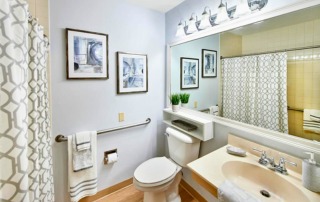 Maris Pointe Suite Bathroom