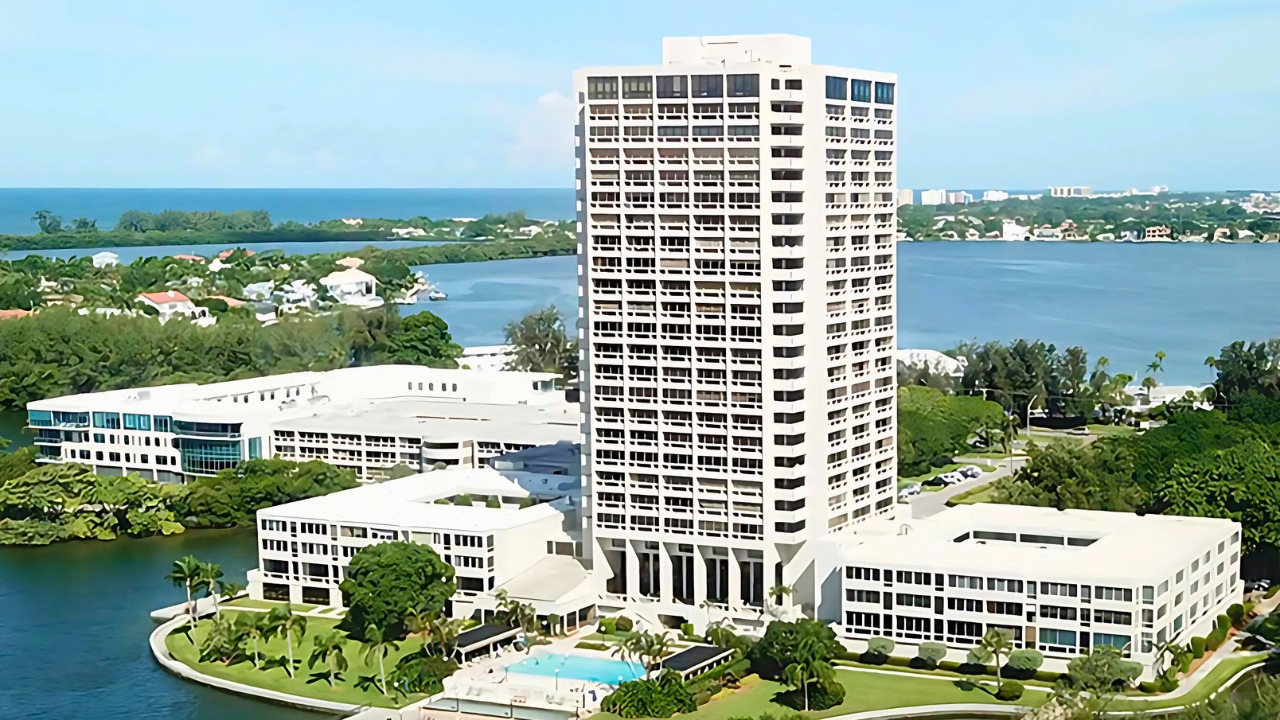Plymouth Harbor on Sarasota Bay